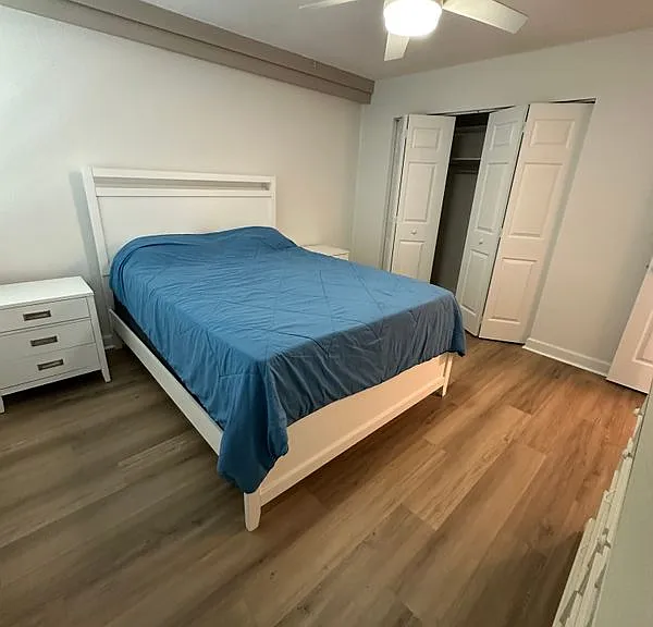 4700 Cove Cir #107 — Photo 4