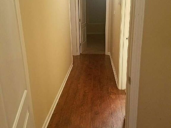 4th image of 303 Creekwood Ave APT D