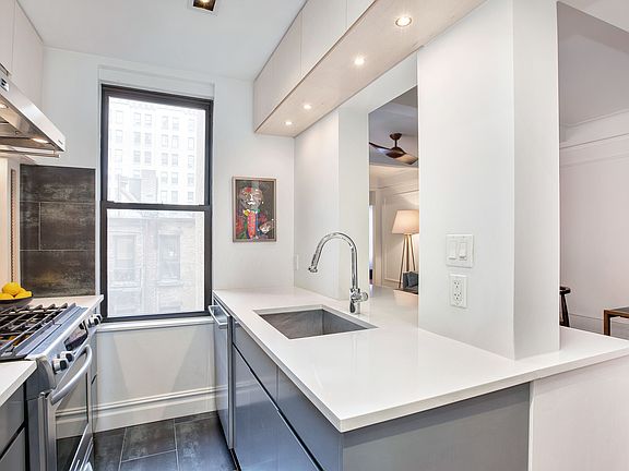 4th image of 130 E 94th St APT 4C