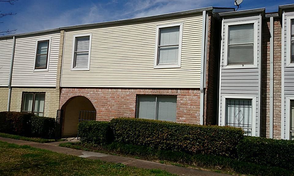 1st image of 9032 Wilcrest Dr #9032