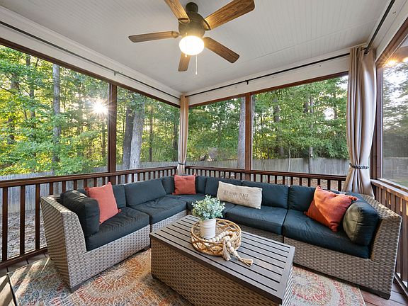 4th image of 325 Paddy Ln