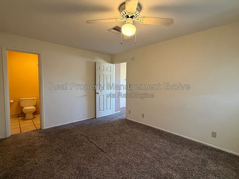 8916 N 11th St #A — Photo 10