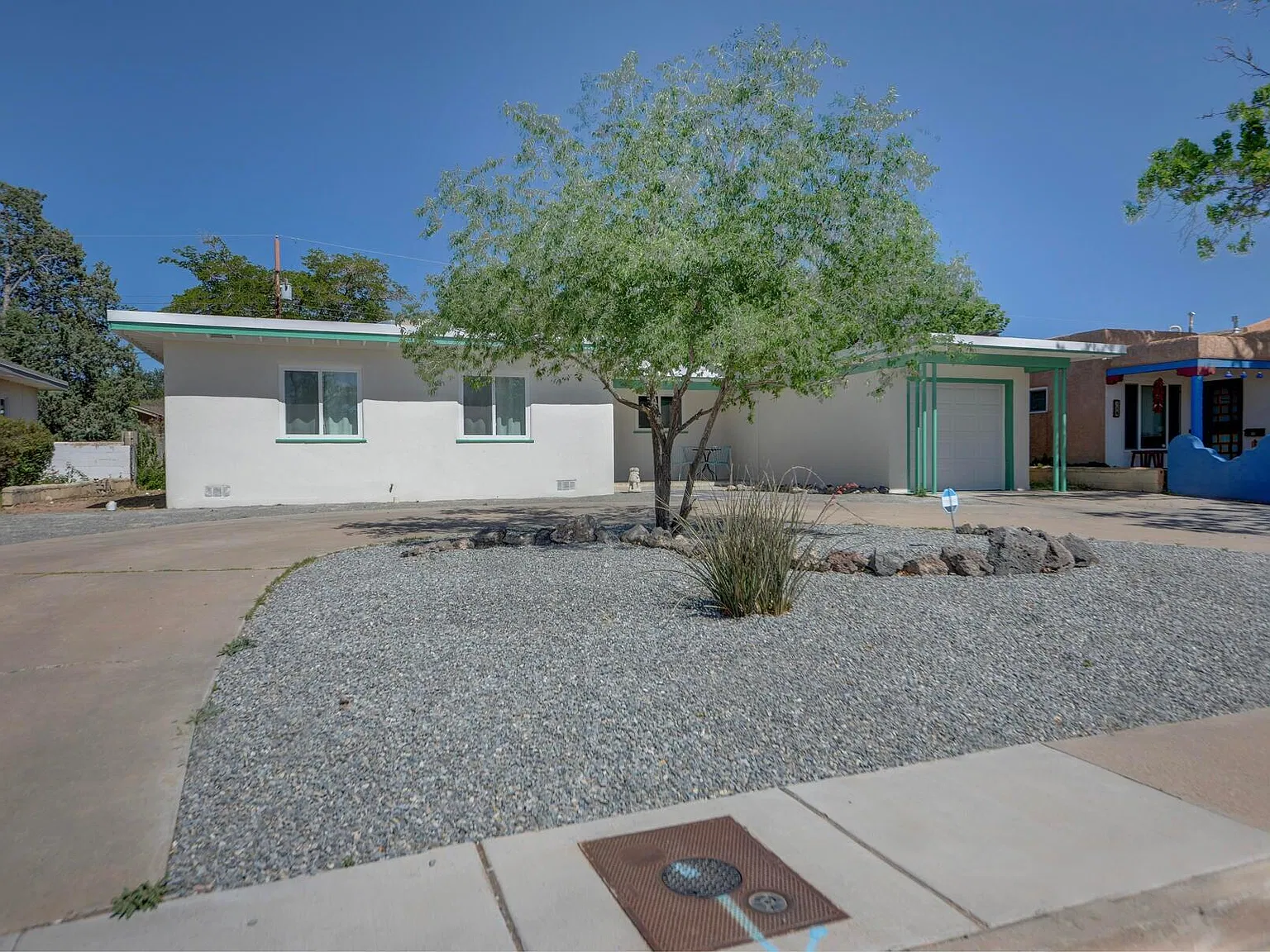 3 bed, 2.0 bath, 1651 sqft, $2,350 — Photo 3