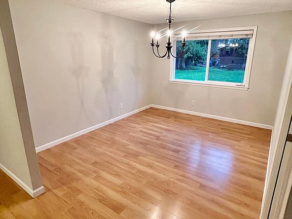 5th image of 3227 Crocker Rd