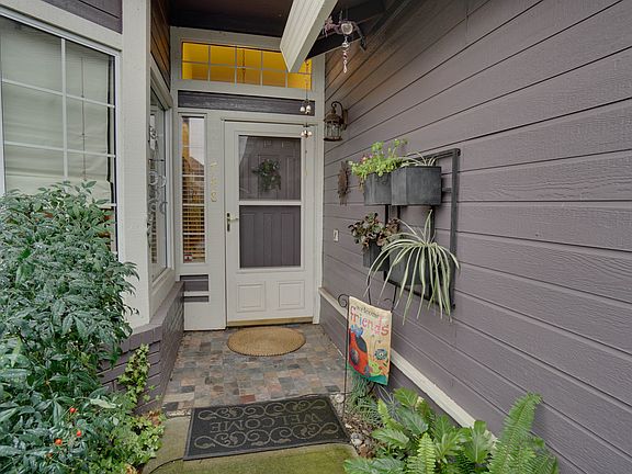 2nd image of 748 Bluebird Dr