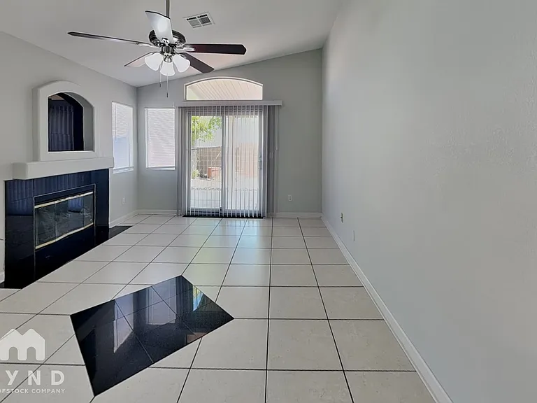6602 Elk Creek Ln — Photo 6
