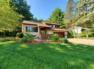 68 E Newman Rd, Williamston, MI 48895