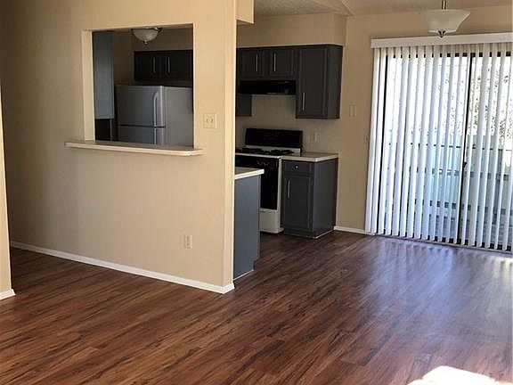 3rd image of 709 Rollingway Dr APT B