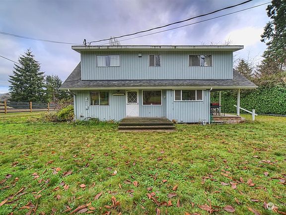 4th image of 18484 Viking Way NW