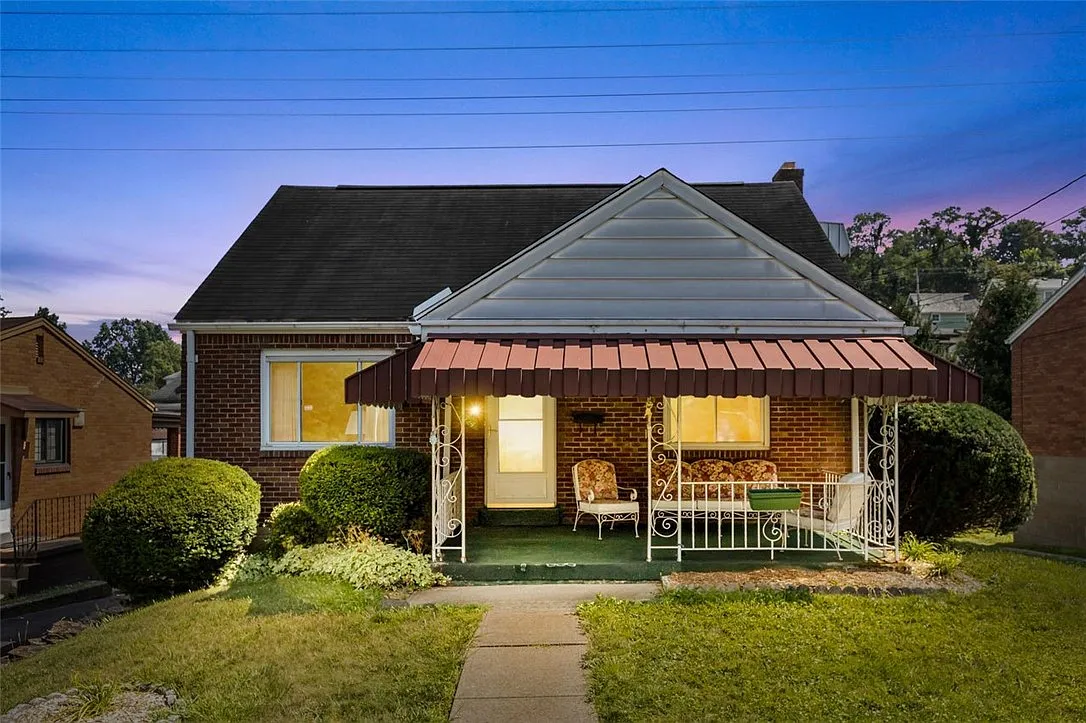 1024 Elwell St photo 1