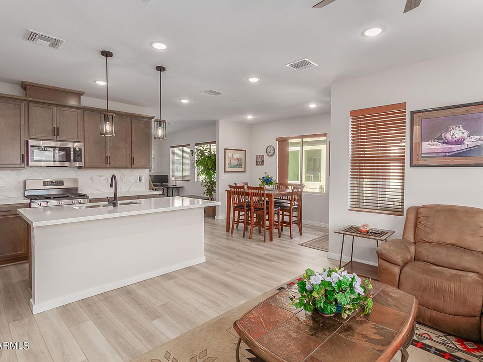 1st image of 734 E DORAL Avenue #201