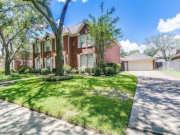 2nd image of 3910 Bountiful Crest Ln