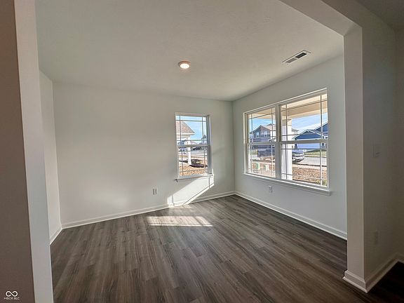 3rd image of 1220 Fleming Dr