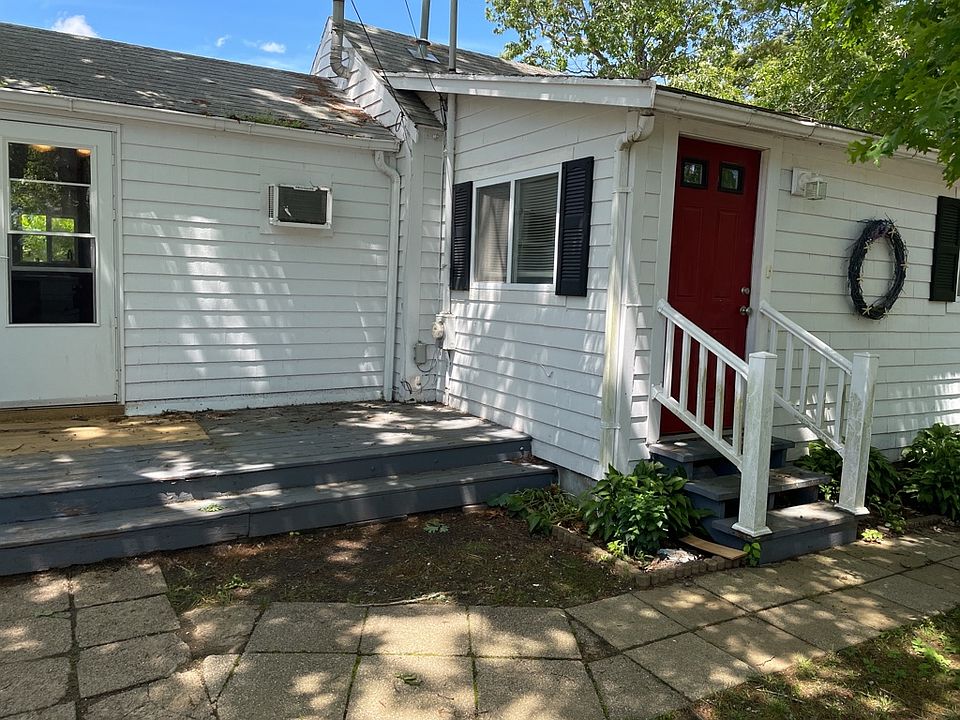 Front Yard_Exterior_1_06142022