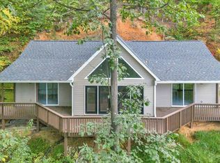 5613 Midway Dr, Roanoke, VA 24018