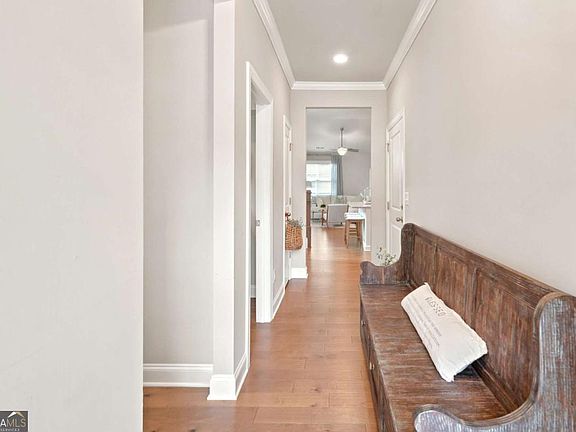 3rd image of 217 Lakeside Pl