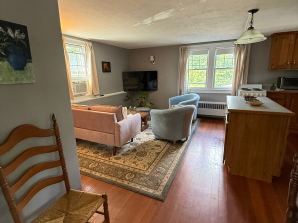 34 Meadow St #2