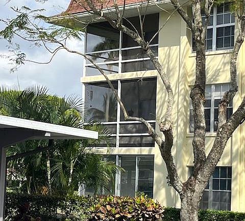 2nd image of 5500 Tamberlane Circle #305