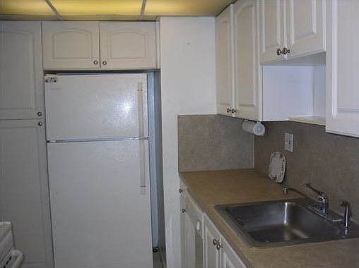 4th image of 3702 NE 171st St APT 5