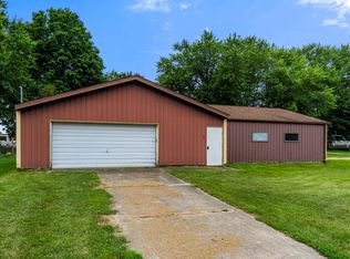 93 W Lakeside Dr, North Manchester, IN 46962