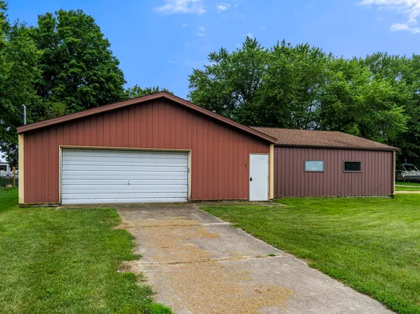 93 W Lakeside Dr, North Manchester, IN 46962