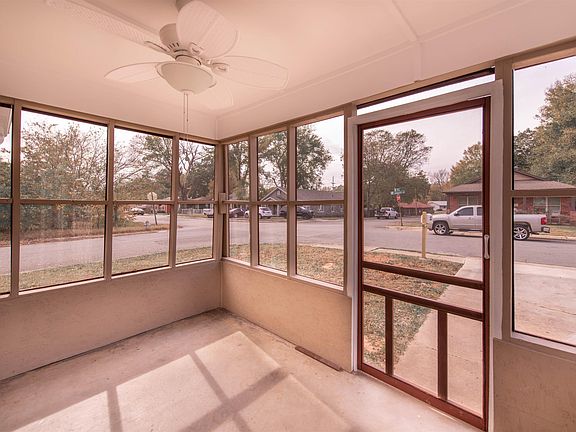 5th image of 3023 S Louisiana St