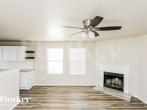 2nd image of 1048 Castle Top Dr
