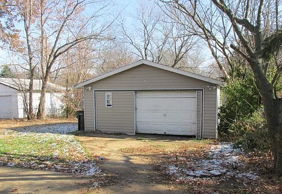 3rd image of 10436 Baron Dr