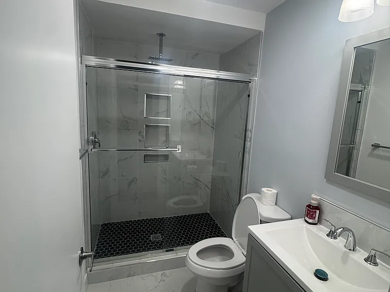 1206 W Craig St #2 — Photo 2