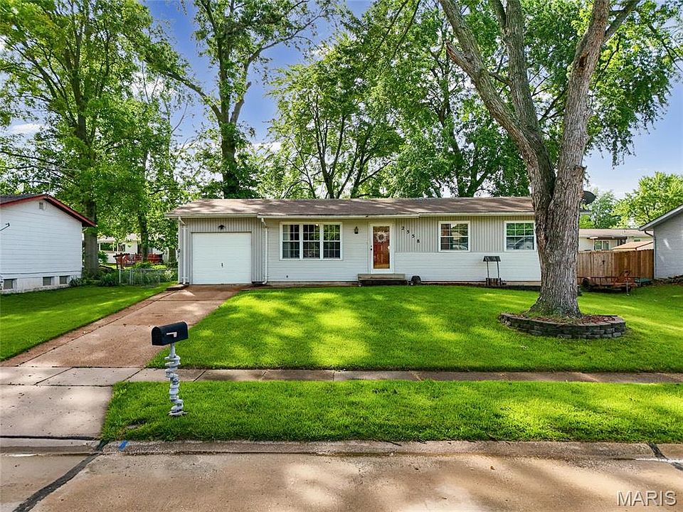 1st image of 2558 Carousel Ct