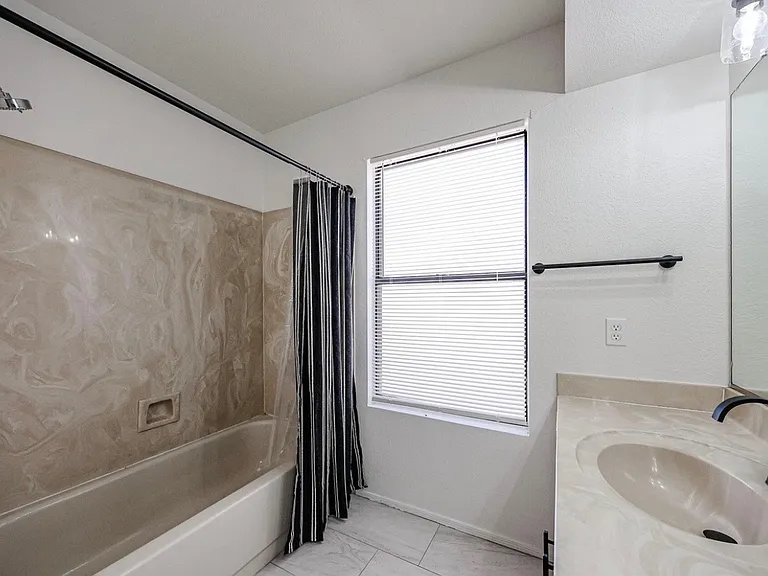 7395 W Oraibi Dr — Photo 6