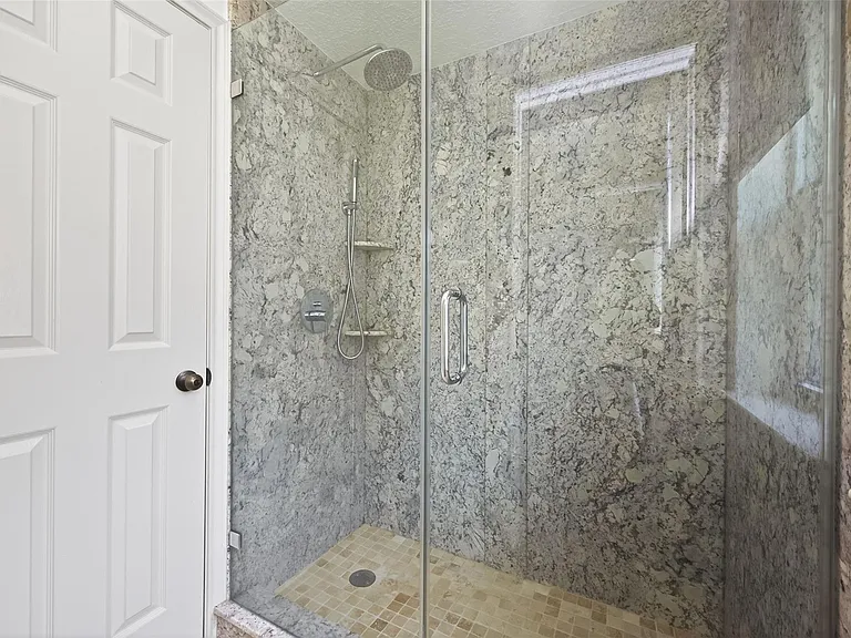 15106 Dawnbrook Dr — Photo 36
