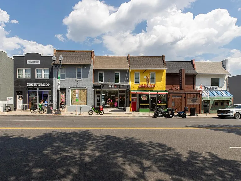 Wisconsin Ave retailers near Park Crest Apartments in Glover Park DC