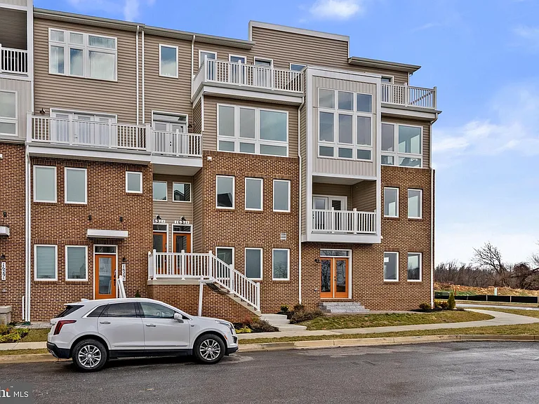 1631 Blacksmith Way #214-B — Photo 2