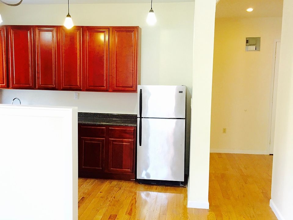 1st image of 324 Montgomery St APT A1