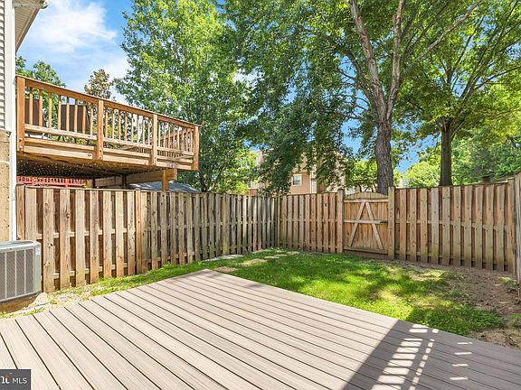 4th image of 6806 Heatherway Ct