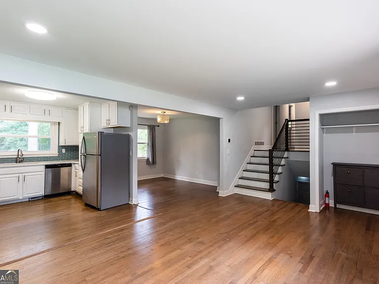 2752 Arrowood Dr #UPSTAIRS — Photo 8