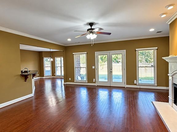 4th image of 12755 Olmsted Cir