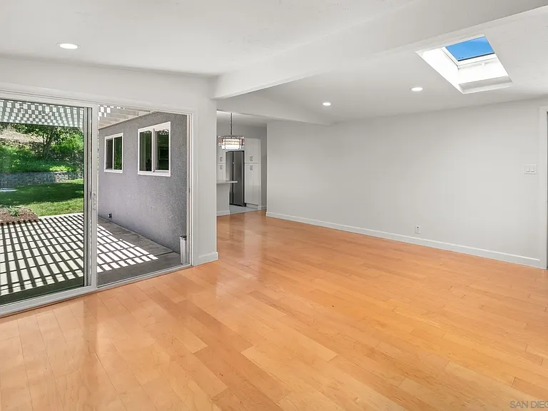 5164 Chateau Dr — Photo 14