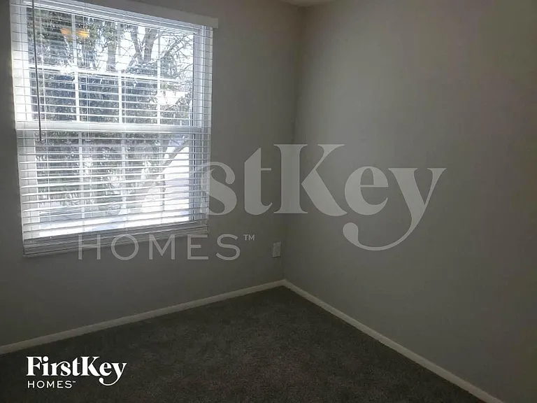 4207 Edinburgh Dr — Photo 12