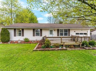 387 Sleepy Hollow Dr, Leetonia, OH 44431