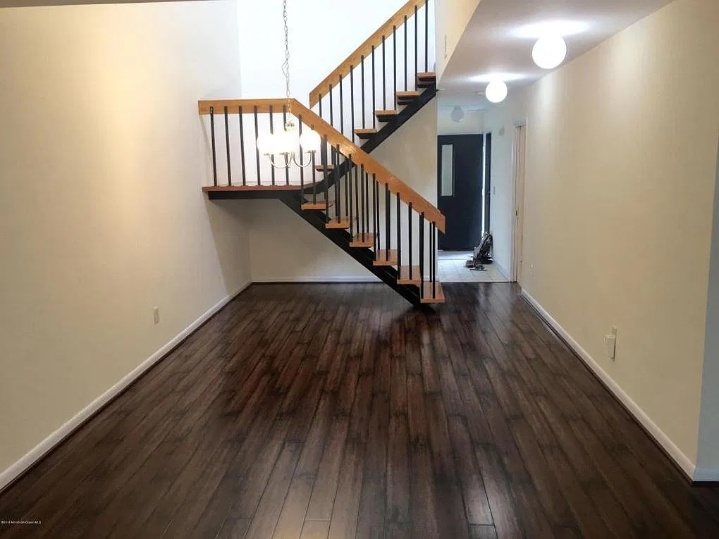 3 bed, 2.5 bath, 1710 sqft, $4,000 — Photo 4