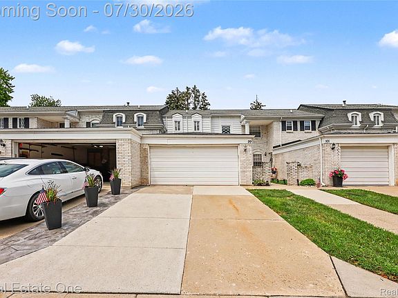 3rd image of 99 Manor Way