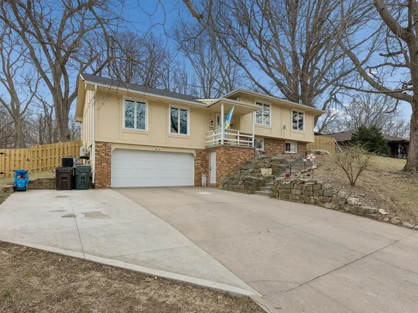 217 Timber Dr, Council Bluffs, IA 51503