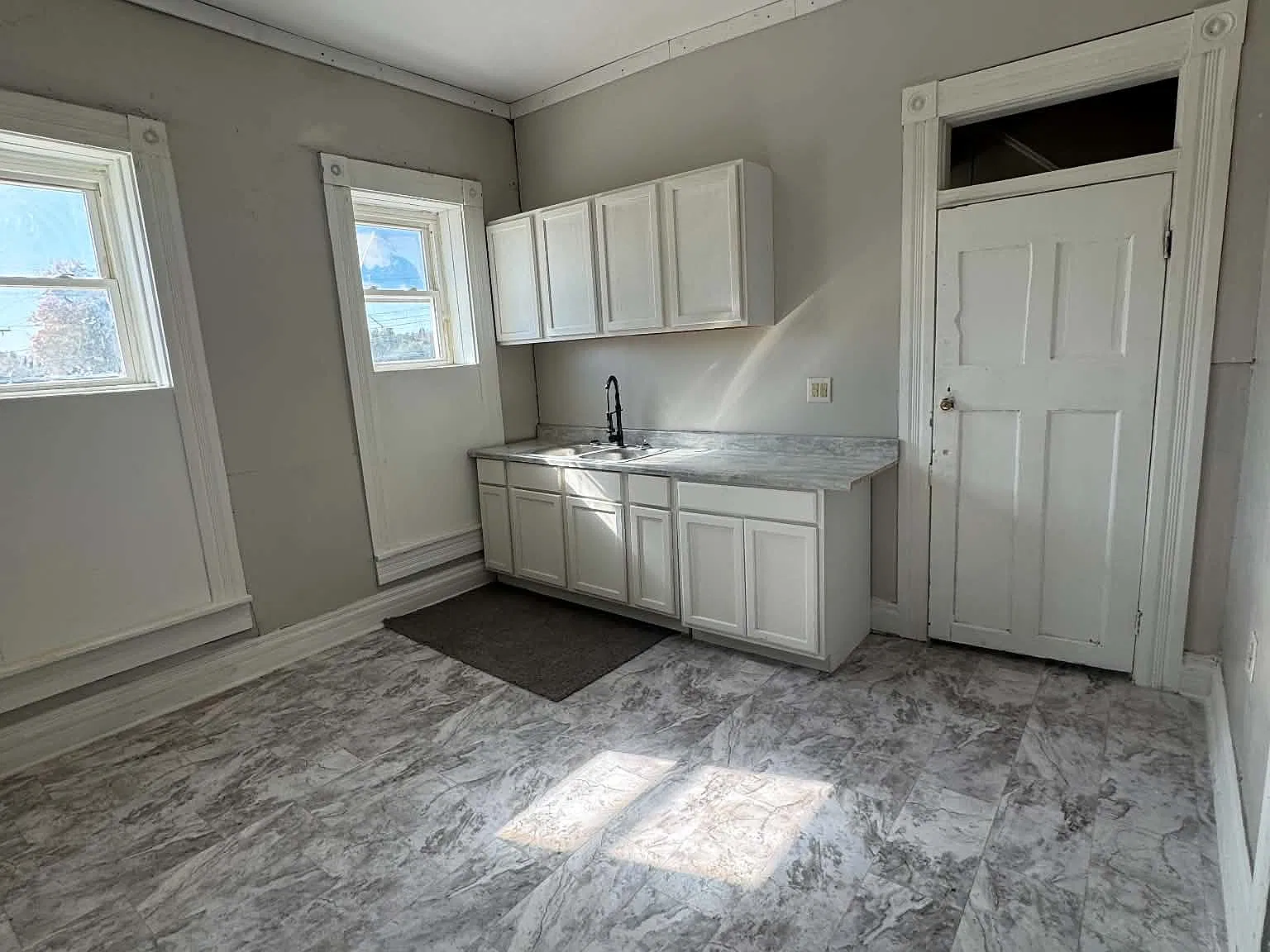 1 bed, 900 sqft, $800 — Photo 3