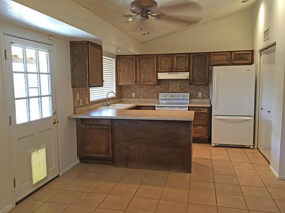 3rd image of 8141 W Wood Dr