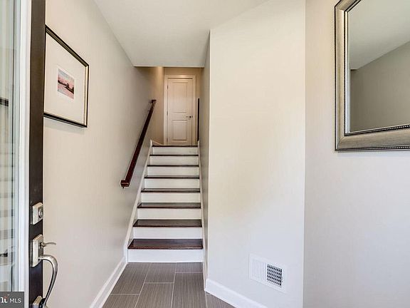 5th image of 7201 Holywell Ln