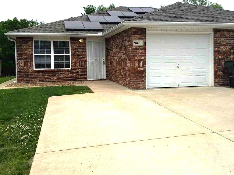907 W Gay St #A — Photo 14
