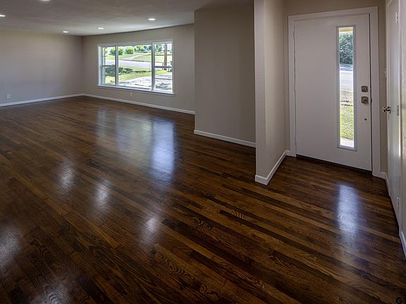 4th image of 3011 Jan Ave