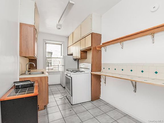 2nd image of 2081 Cruger Avenue #4C